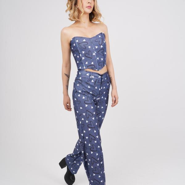 Pantalón denim corazones